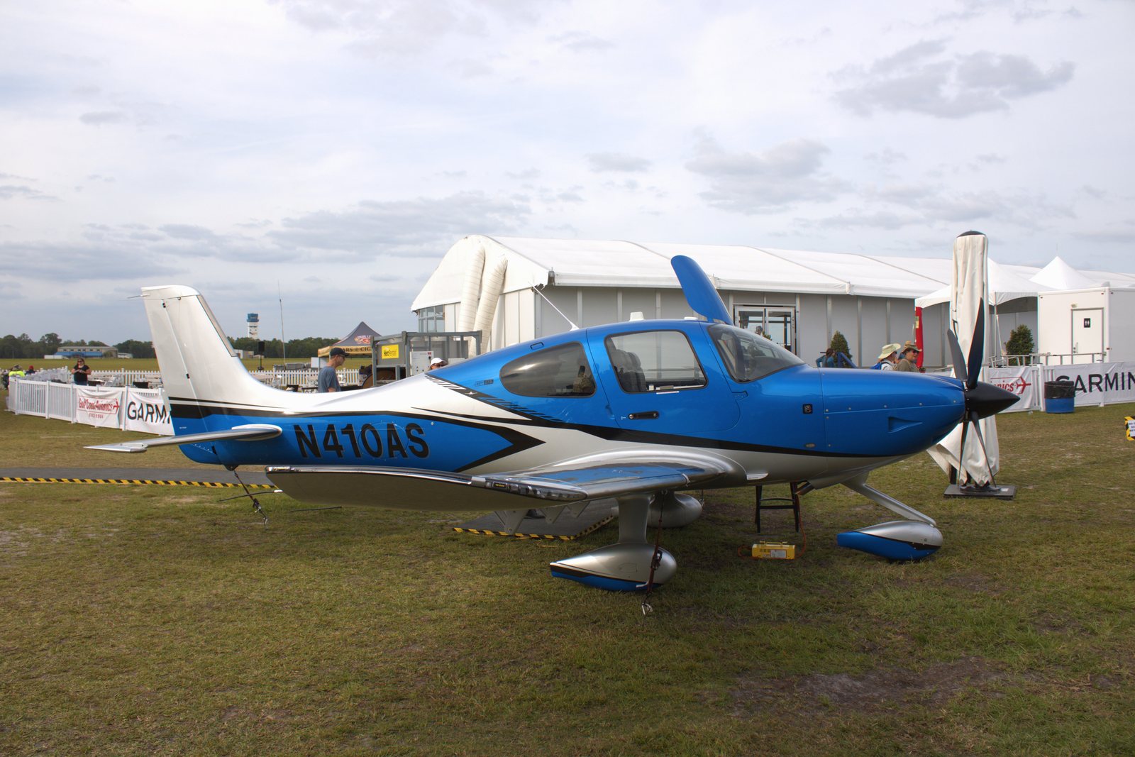 Cirrus SR22T G7 GTS N410AS at Sun 'n Fun, 2024. Repertory photo of G7; does not depict G7+.