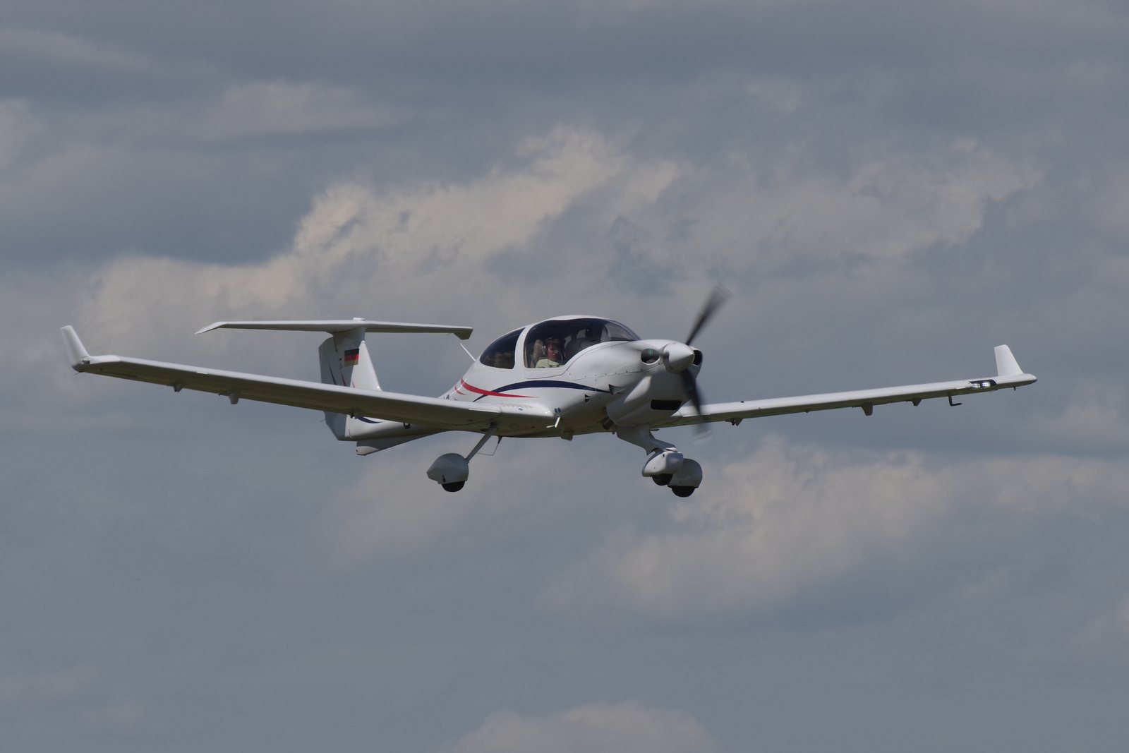 Diamond DA40 NG D-EMNG at Bienenfarm airfield, Germany, 6 July 2024.